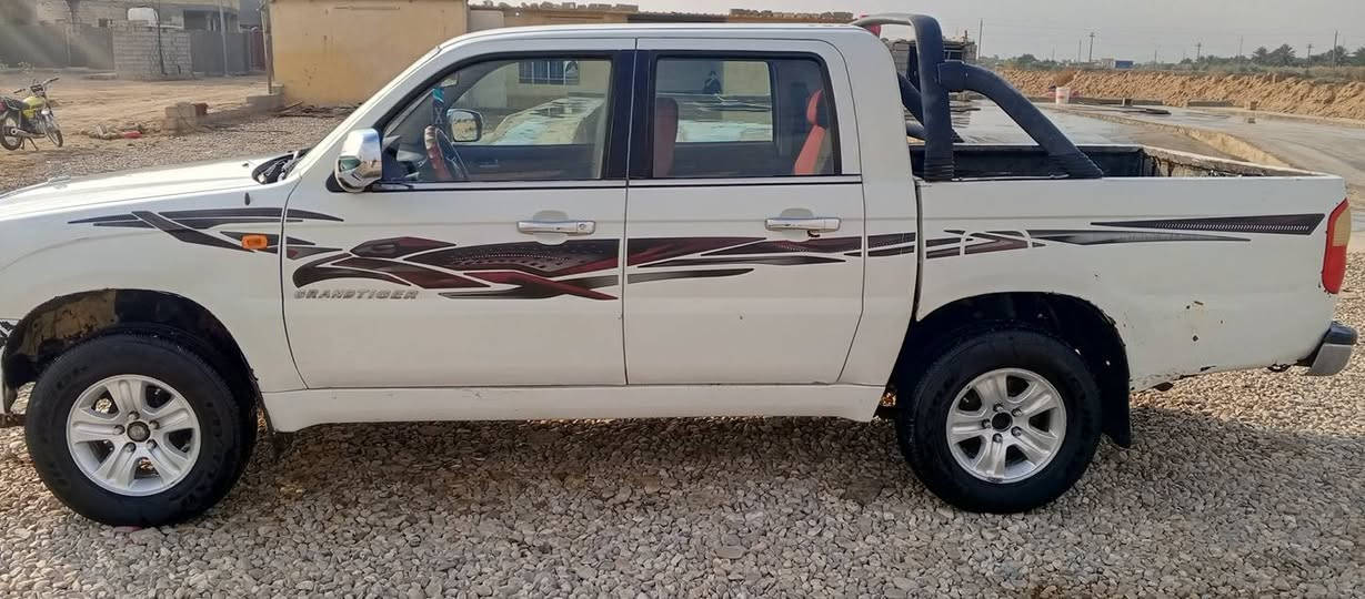 سلام عليكم
سيارة كريت تايكر 2017 كفاله من الضربه والتبديل رقم مثنى انكليزي  مشروع وطني تخم تاير جديد  حداديه جديده سنويه لل 29 السعر 60 وبيه مجال  ***********
