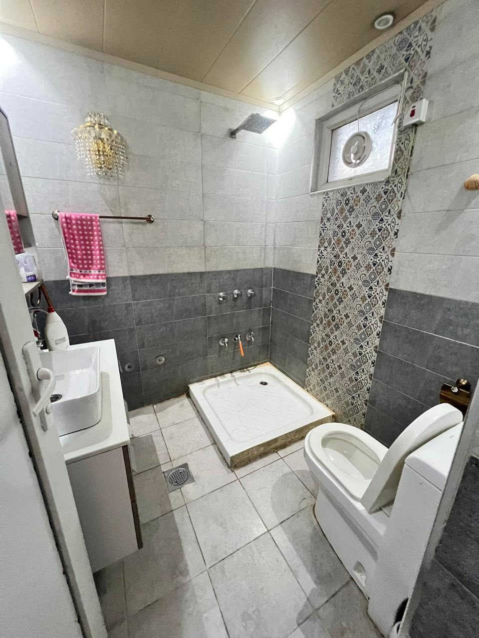 للايجار في السيديـه
شقه طابق اول فول درجه اولى مساحه 110 م 

دخول مشترك✅

تحتوي ع غرفه وصاله ومطبخ وخدمات وهول داخلي 

الموقع📍مربع ال400 قرب التجاري 

بدل الايجار 💵500 الف قفل

تسلم الشقه مصبوغه وجاهزه📌

(مطلوب عائله صغيره)

للاستفسار

***********

***********

واتساب
