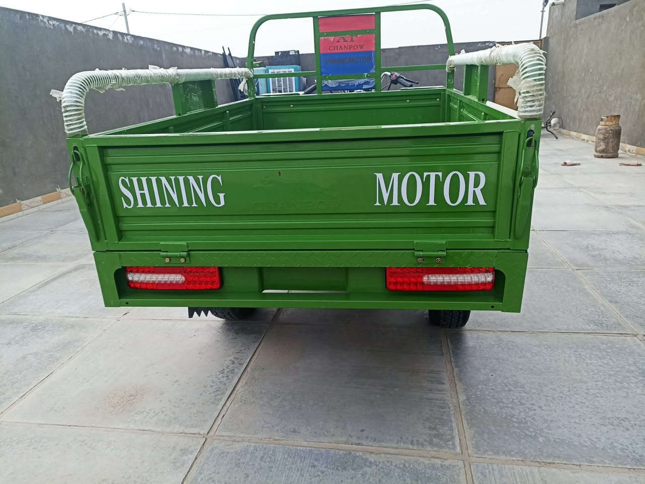 السلام عليكم ستوته للبيع 2023 وراقص وليه مكفوله صار لها ثلاثه اشهر طالعه من الوكيلا سعرها مليونين ونص المكان بابل القاسم وبيها مجال اللي يريد يتصل علي على هذا الرقم***********
