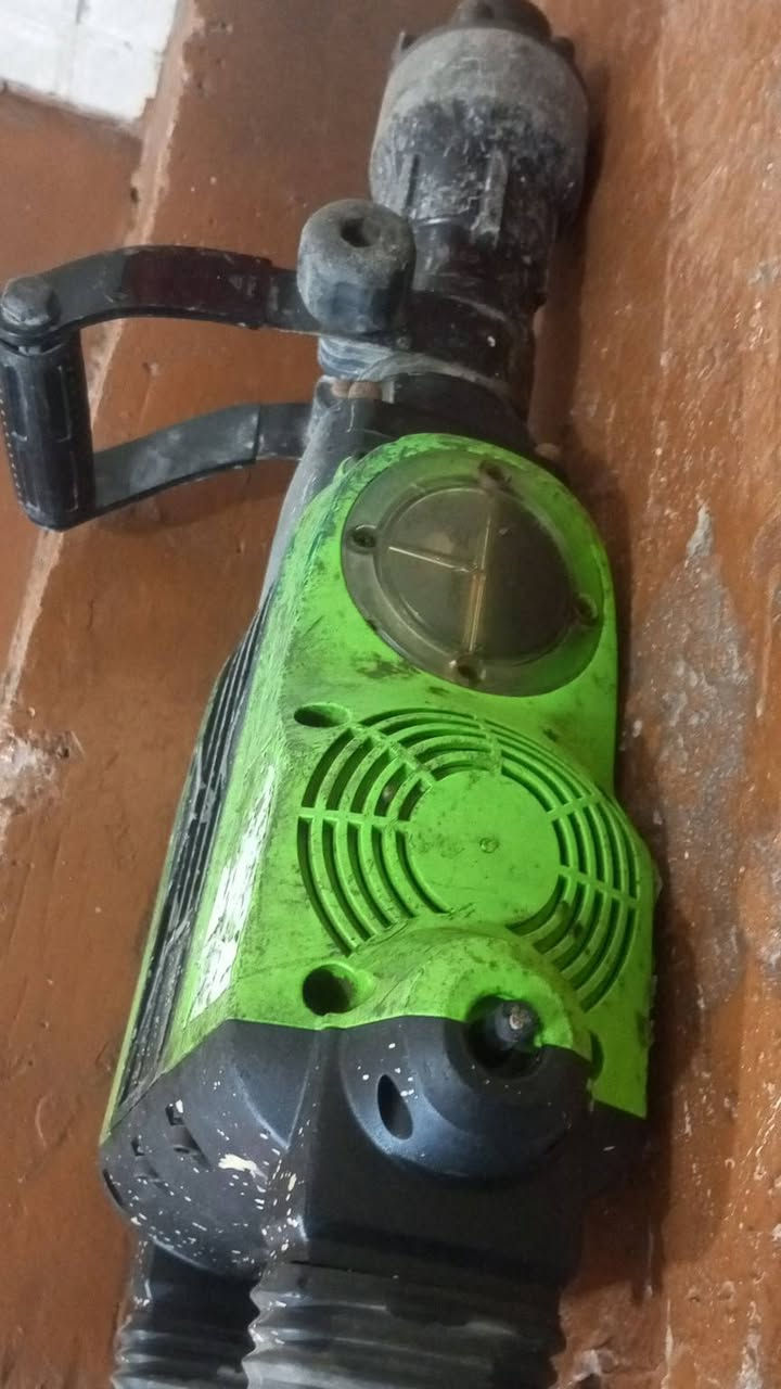 كفر دريل كسار للبيع
بغداد العبيدي 
***********
