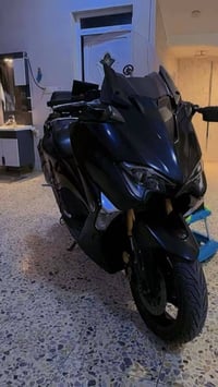tmax 2019 DX للبيع  كفاله عامه دراجه بحاله الوكاله  ماشيه 21 الف برغي ...