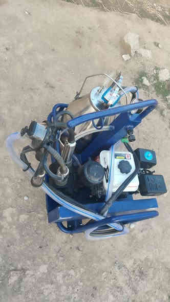 حلابة للبيع
ما مستعمل جديد 
سعر 250 وبي مجال 
***********
