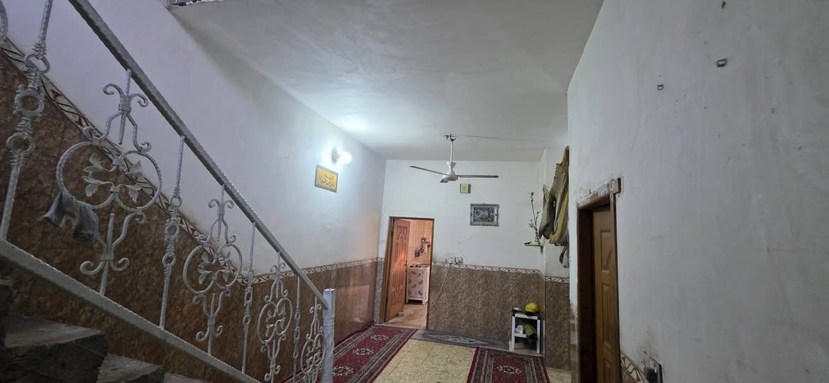 🏠دار للبيع طابو صرف مساحة 150 خلف معهد القاسم
يحتوي على 3 غرف استقبال صالة مطبخ صحيات خارجيه داخلية فوك وجوه للاستفسار مراجعة مكتب عالم العقار في الجمعية مقابل الإطفاء او الاتصال

***********

***********

 #عندك_عقار_للبيع_فقط_راسلنا_اواتصل_وات_ساب

