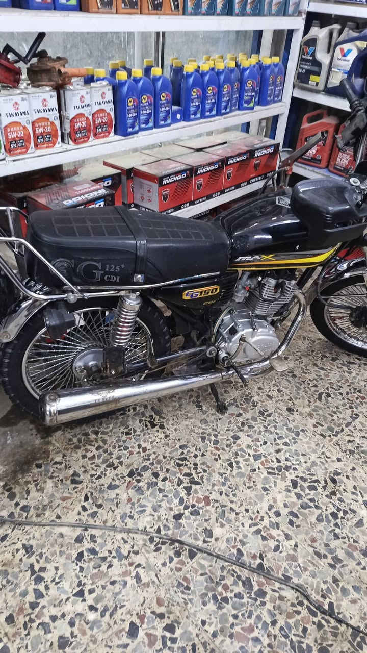 سلام عليكم  دراجه ناريه نامه 4 كير الوراق كامله موديل 2023 كفاله عامه السعر 500 وبيه مجال الطيبين العنوان الدوره البعيثه   التصال ***********
