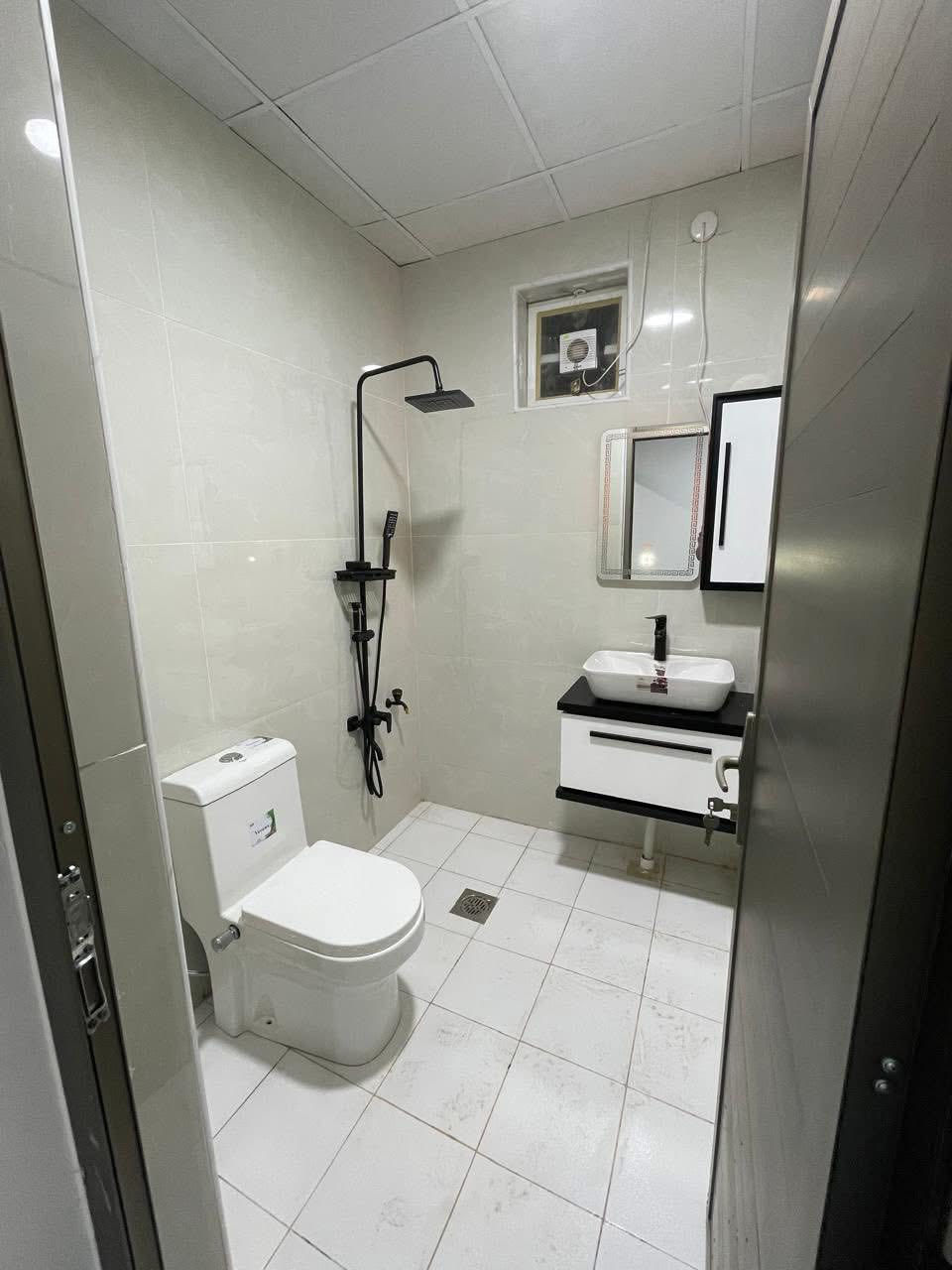 السلام عليكم

شقة للايجار / عوائل فقط 

بدووووون دلالية فقط الايجار 

سخان / سبلت مركزي عدد 2

خط مولد جاهز / خدمات كاملة

ماء جاهز بدون انقطاع 

تفاصيل بالمنشور


**إذا كنت صاحب هذا الإعلان وتريد حذفه لأي سبب، رجاءا أرسل رسالة إلى الدعم الفني**