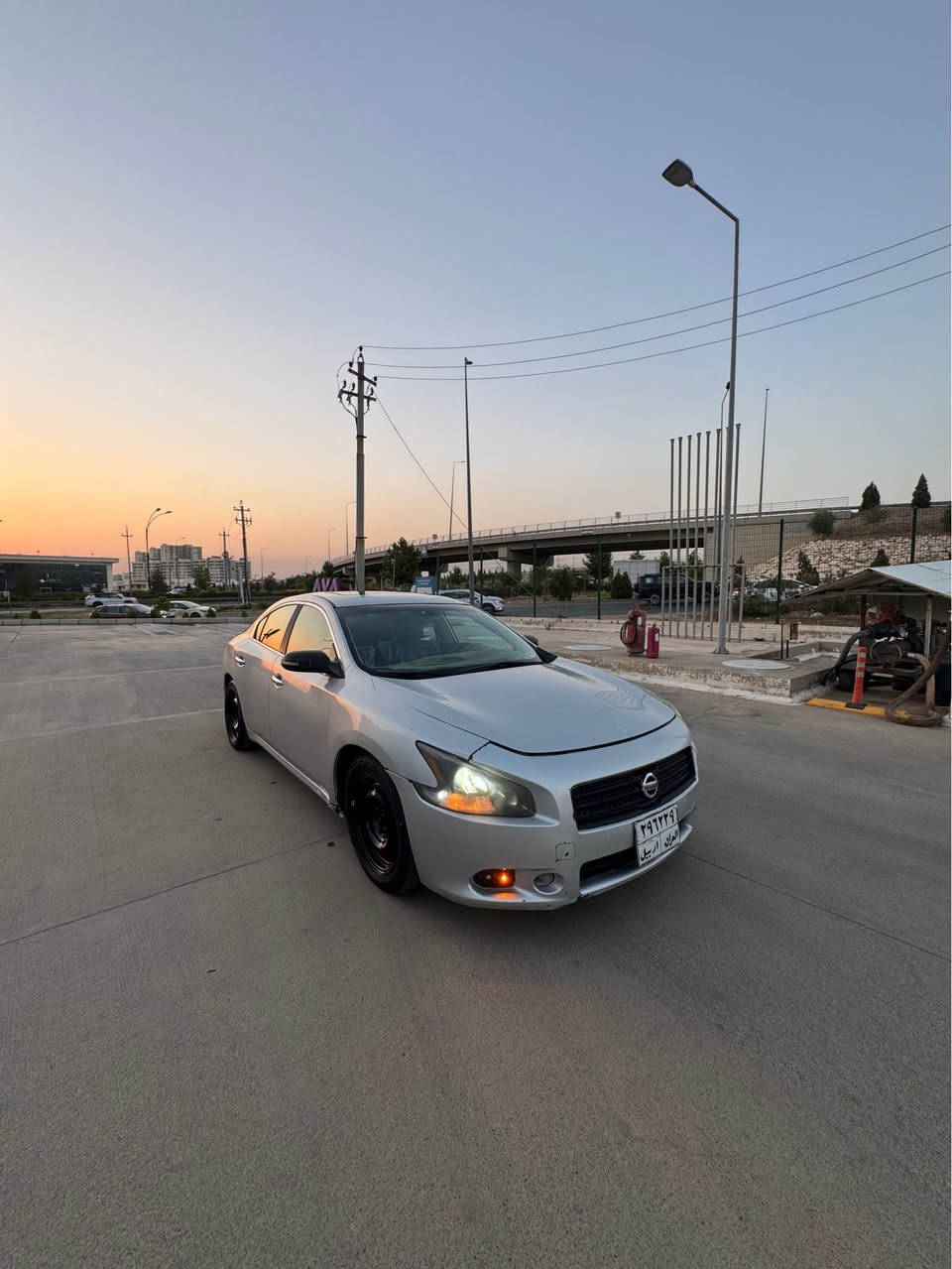 Nissan maxima
مۆدیل ٢٠١١ 
فول فول قەپات مواسەفات 
٣ بەسمە 
دەبڵ گێر تۆماتیک عادی سپۆرت گێر شەفت 
تەبرید سارد گەرم دەبڵ ڤانە کوشن سارد گەرم 
کوشن جلد کارەبای خەزن میمۆری 
سوکان ڤۆلیۆم تحدید سرعە سوکان خەزن هیتەر 
شاشە گەورە ماپ گیپی ئێس ٦ سیدی بلوتوز دیڤیدی کامیرە 
سلایت پەردە بیلاد کارەبای هەر چوار دەوری حاسە تراکشن 
٤ جام ئاوێنە ئۆتۆ ئاوێنە شەفت ئیشارە 
دەبڵ گزۆز باڵ تاخم تایەی خاوێنە 
سەیارەیەکی جوان و خاوێنە گێر و مەکینە و کارەبایەتی مەزبوتە تەقە رەقەی نیە نرخی ٧٠ وەرەقەیە و کەمێک مەجال ١٢ وەرەقەی غرامە لەسەرە لە سعری دێتە خوارێ 
وەک بۆیاخ بە کامل بۆیاخ دەیفرۆشم بەس براوە بەشەرت
ناونیشان هەولێر 
ژم*********** أربيل, العراق
