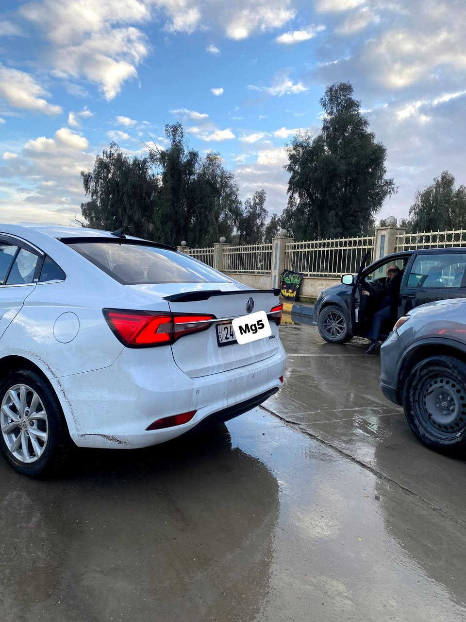 السلام عليكم
Mg5 للبيع

السياره موصفات com معروفه

السياره ماشيه 20000
موديل 2024
السياره كلين تايتل

داخل بيج سياره فول

السعر110$ وبيها مجال بسيط

***********
