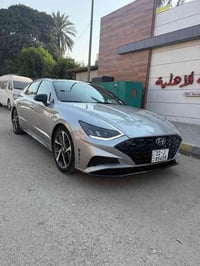 سوناتا 2022 ماشية 37 الف بصمة  بانوراما  جلد  سايد بريك دكمه  اوتو هول...