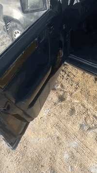 سلام عليكم من رخصة اكروب المارسدس سياره للبيع مارسدس قواعدسليمه تبريدحداديه من الدعاميه للدعاميه بيه طخه بجاملغ الخلفي الايسر سياره جاهزه موديل 1991تحويل ثاني يوم الاستفسارعلى الرقم ***********
