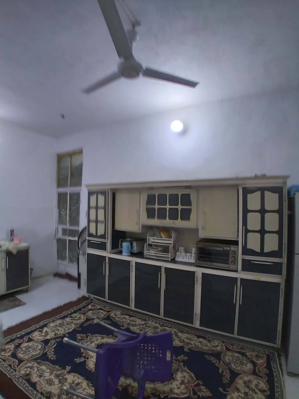 بسم الله

دار سكن للبيع 100 م طابقين في حي الفرات قريب على شارع الصب

✅بناء حديث كونكريت  متكون من طابقين 

✅الطابق الأول طرمه .استقبال .مطبخ .صاله .غرفه نوم .مناور 2 .صحيات داخليه وخارجيه

✅الطابق الثاني .صاله .غرفه نوم
 .
✅طابو صرف 

✅السعر 120 وبي مجال


**إذا كنت صاحب هذا الإعلان وتريد حذفه لأي سبب، رجاءا أرسل رسالة إلى الدعم الفني**