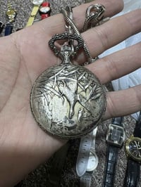 ساعة • تفاصيل قليلة