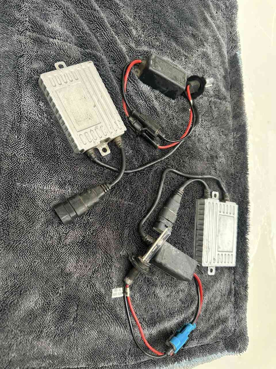 غراض افنجر
السلام عليكم عندي غراض افنجر بلاديه للبيع 
❇️مازده جهة السايق لا كسر ولا فطر وكل قواعدها سليمه يرادلها جلي اذا تريد / 75 الف 
❇️منظومه زنون حتى ال لدات موجوده / 60 الف 
❇️باب خلف السايق بطانه كامله حتى الفيش كامله ولاستيكات الباب و كلشي داخلي موجود والخارج شوفه عينكم / 100 الف 
❇️قاعده فيتبم مال تفصيخ جديده لوك مشتريها وطلعت مو مالتها وماصرلي وكت ارجعها  / 50 الف 
❇️كلوبات هالوجين مال السياره بلاديه عالي / 5 الاف الزوج
الي يريدهن شلع 250 الف ✅
مكاني بغداد - المنصور ***********
