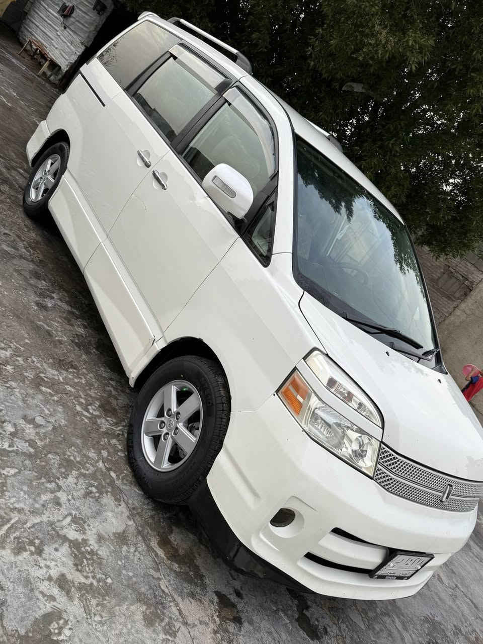 السلام عليكم للبيع تيوتا فوكسي ياباني مديل 2005 اصل رقم بصره تحويل بي وقت سنويه لل27 مشروع وطني سياره كفاله ضربه كصه نقل جثه كفاله جميع الاصوليات سياره حته صبغ مابيه سياره حته الدعاميات البلاديه فول مواصفات S شاشه تحكم ستيرن كامره حساسات تخريج هوها تبريد تلث قطع اشاير بل مرايه مرايات شفط امرايات تنكلب بل بك لايت وبك لايت كرستال بيبان كهربائي وشفط 
جاهزه ماناقصه شي تخم تاير جديد امس شاده مكينه كير جدد باتري جديد سستم سماعات ومضخمات يدات نيكل جاهزه وجديده واحله من الصور السعر 98 وبيه مجال هـ *********** عنواني بصره الحيانيه
