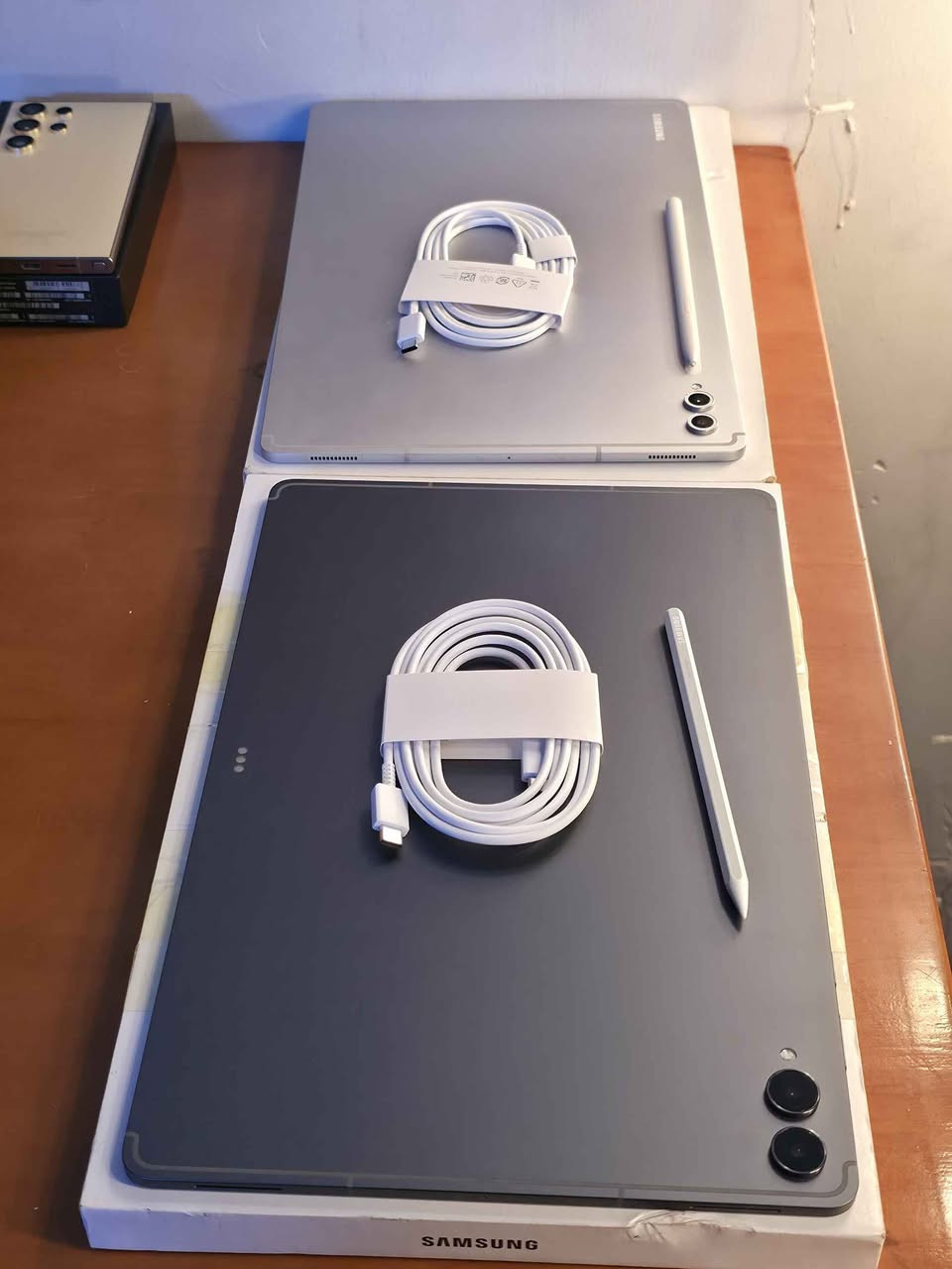 تابلت سامسونك 
S11 ultra 

ذاكرة 256
مكفول كفالة شاملة 
بعده بالسلفون 
حجم 14.6 

ملحقات كامله غير مستخدمه 
باكيته وكيبله وقلمه مع لزكه شاشه اصليه

استخدام ايام..... 

سعره بمليون و300 وبيه مجال 

يوجد توصيل لجميع محافظات العراق 
للحجز راسل الصفحة 
واتساب ***********

داخل الصفحة توجد الاجهزه المتوفره حاليا 
https://t.me/mohamd_phone بغداد, العراق
