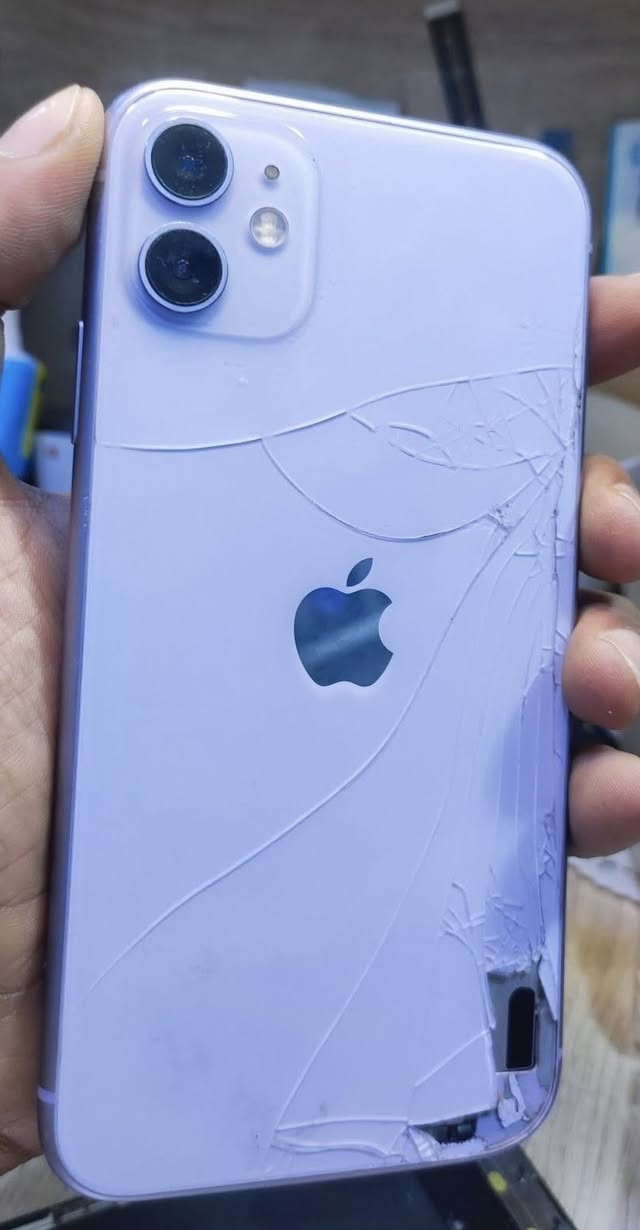 السلام عليكم
آيفون11 عادي للبيع 

ذاكره 128 

مبدل شاشه اصليه 

ثلاث خيارات 

كله شغال فيس إيدي شغال 

نموذج LL

محدث آخر تحديث 

شرط كله شغال 

صرفه شرط مال بطاريه 90 

مكان بابل بكرلي 

للتواصل (***********)

سعر 225 وبي مجال للشراي للبيع أو مراوس ب ايباد اقل منه
