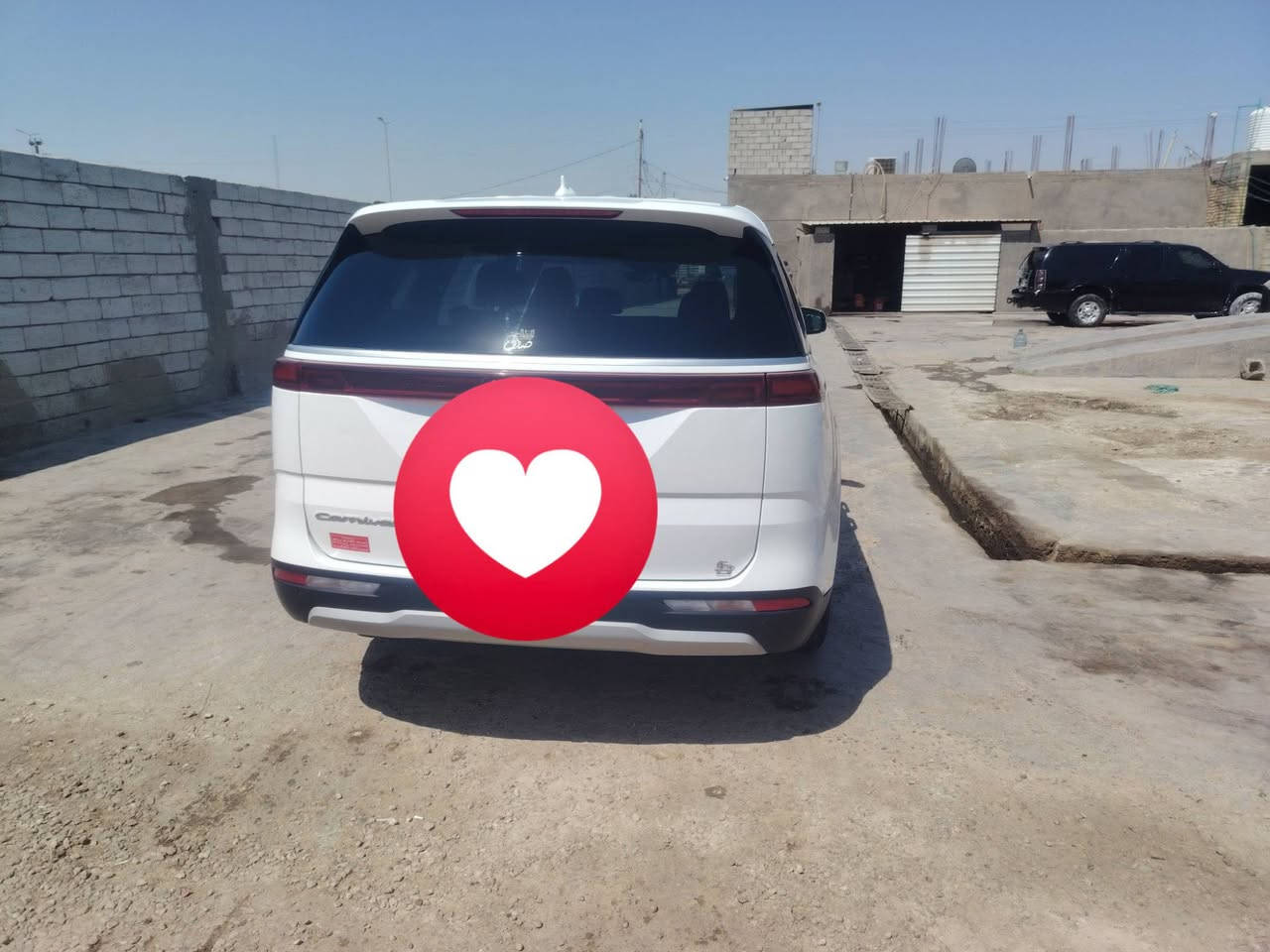 الوارد (أمريكي)
السعر (240$)

رقم يا محافضة (بغداد)خصوصي 
مكان السيارة دوانيه غماس
ارقام التواصل***********
حجم المحرك3500
نوع قماش المقاعد (جلد)

حالة الايرباك(سليمه)
جميع الموصفا
تشغيل عن بعد بيبان كرهبائيه فتح  عن بعد)
