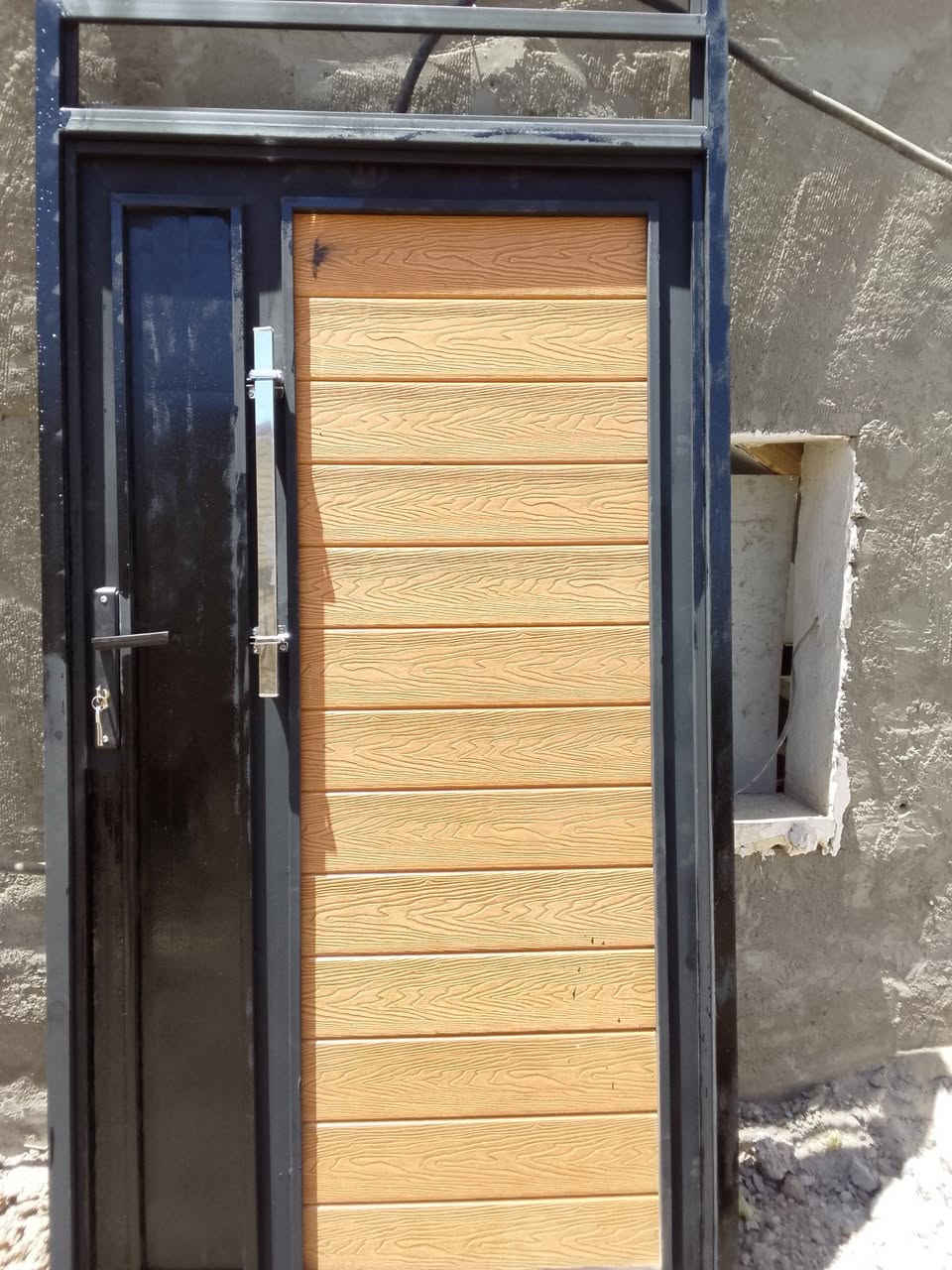 السلام عليكم 
حداد متفرغ اشتغل كلشي اني والعامل مالتي  بوب شبابيك  سقايف  سندويش بنل 
وعندي عده كامله هم اذا تريد اجيك لبيتك اشتغل اي شي يعجبك والرزق على الله 
***********   واتساب
***********
