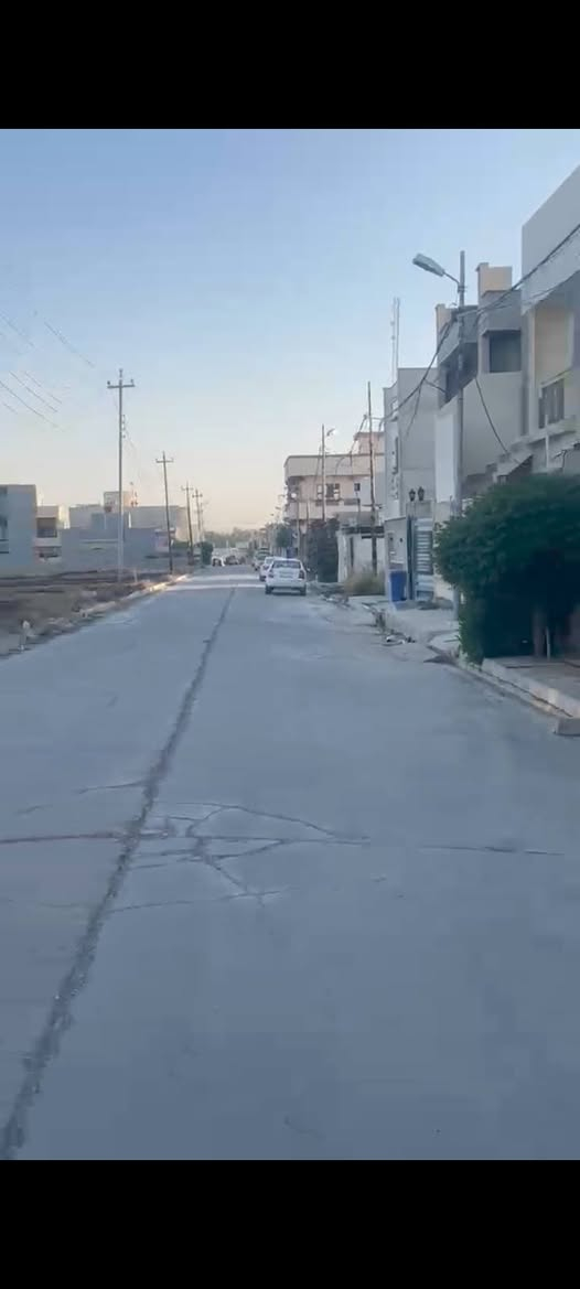 عروض مكتب انوار الخير 
دار للبييع حي الملايين ثانيه بعد جامع أهل القران 
مساحه ١٢٠ م طابقيين  ٤غرف نوم
استقبال مطبخ هول صحيات بل طابقيين
دار زيرو 
زراعي نموذج ٢٥ حق تصرف
***********
***********
