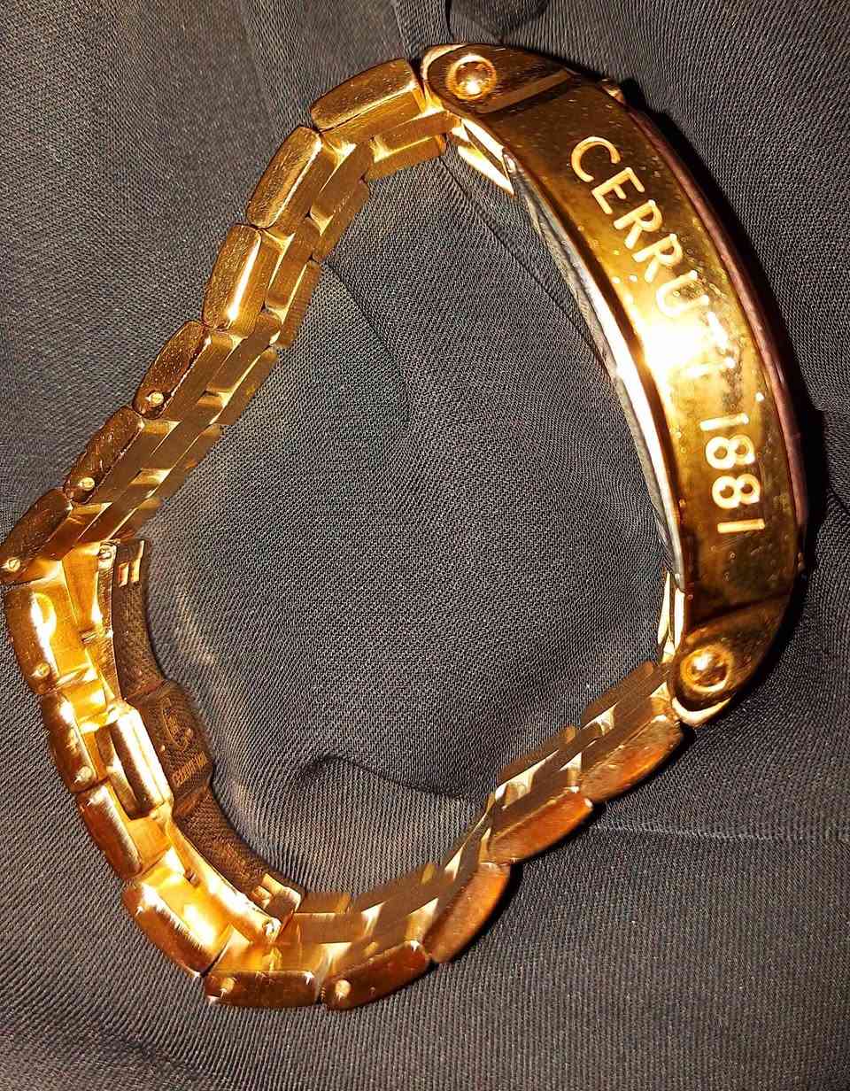 CERRUTI 1881  ساعه سويسري
اصليه مشتراه  من السعوديه
01118493087 
حدايق الاهرام


**إذا كنت صاحب هذا الإعلان وتريد حذفه لأي سبب، رجاءا أرسل رسالة إلى الدعم الفني**