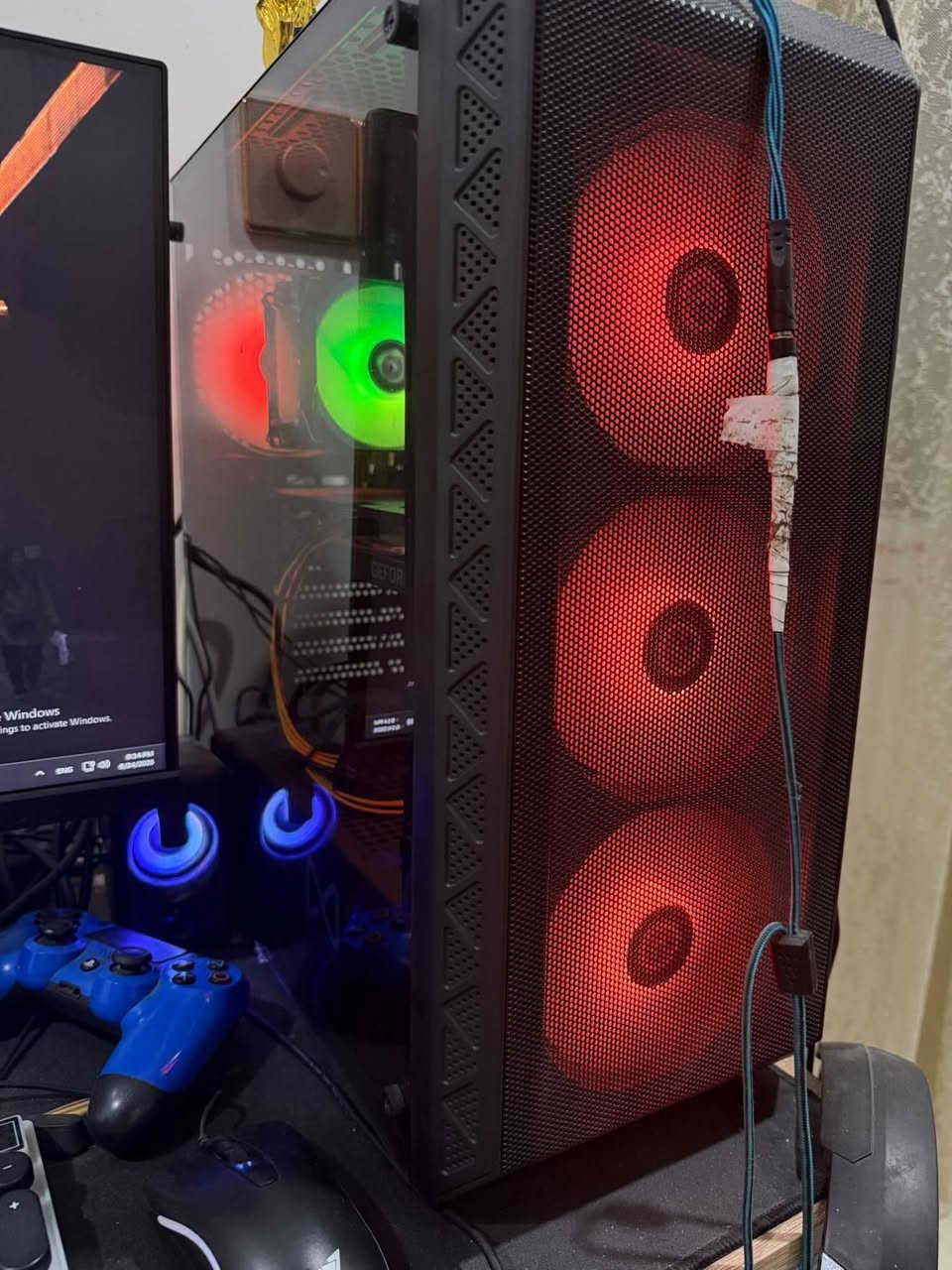 السلام عليكم 
Pc للبيع 
اني من بغداد وهاي مواصفاتة 

CORE 15-12400F TRAY
RTX 4060 GIGABYTE EAGLE OC 8GB 3FAN BK
16GB (8X2) TEAMGROUP T.FORCE 3600MHZ RGB
GIGABYTE H610 MK DDR4
E900 1TB NVME M.2 3DNAND 2000M HEATSINK-DAHUA-E900N1TB
MNTOB MN-210 ALPHA DUAL RGB CPU COOLER
PSU GAMDIAS KRATOS E1 600W RGB
MNTOB MN-2080B STORM MESH 4FAN RGB
VORTEX 24INCH -165HZ - IPS - 1MS - FHD
CROWN KIT MOUSE&KEYBOARD BLACK 512

رايدها 
1.150.000 
وبيها مجال بسيط 
*********** واتساب
الشاشة وياها
