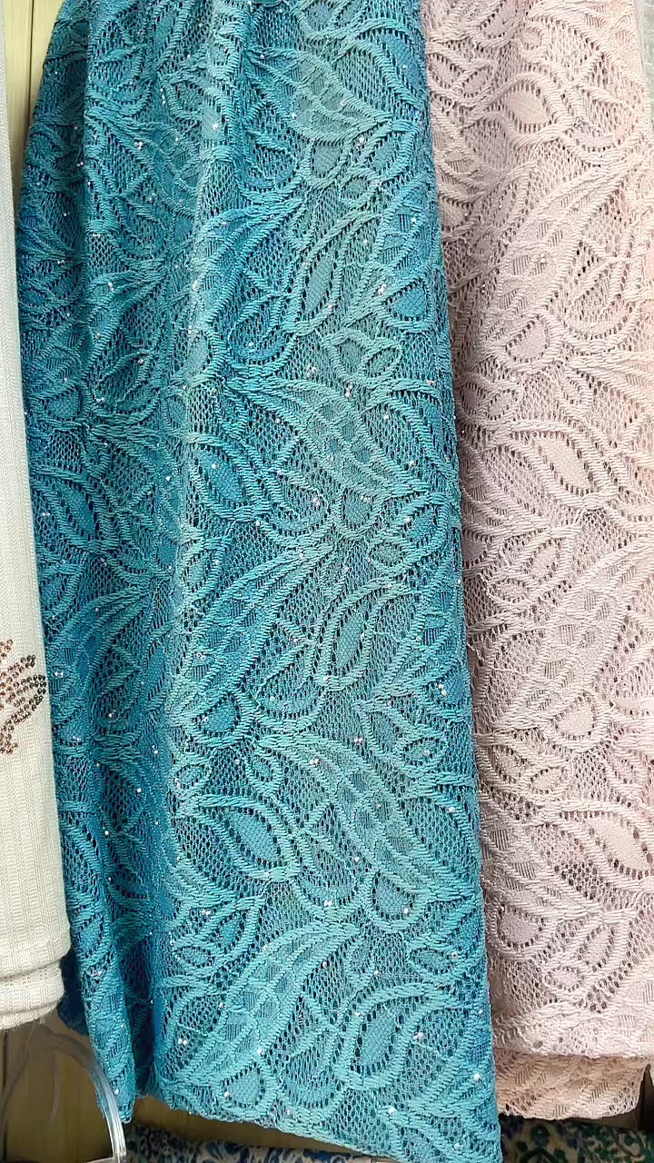 شيله الذكاء الاصطناعي  فقط هذي الالوان بقن بسعر 5000  شرط القطع الاصلية اذا مو الاصلي  رجعيها


**إذا كنت صاحب هذا الإعلان وتريد حذفه لأي سبب، رجاءا أرسل رسالة إلى الدعم الفني**