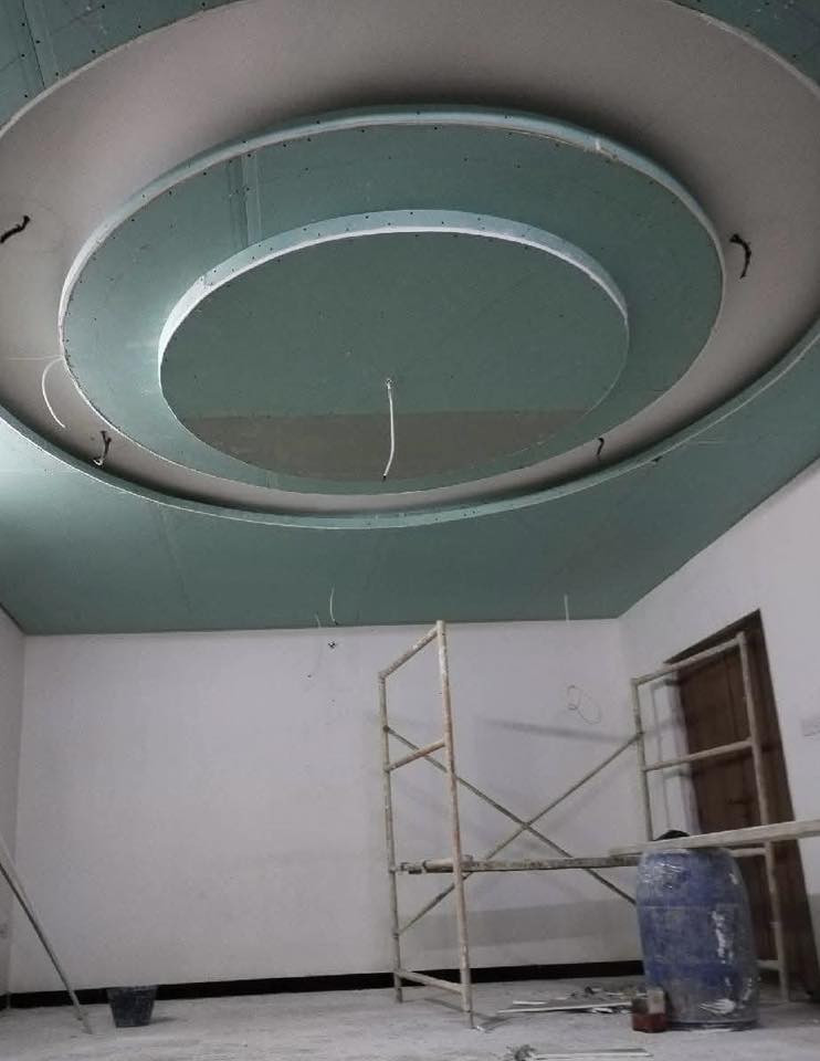 صباغ داخلي وخارجي وديكور داخلي وخارجي متفرق شغل درجة أولى أسعار مناسبة متفرق حالين ***********
