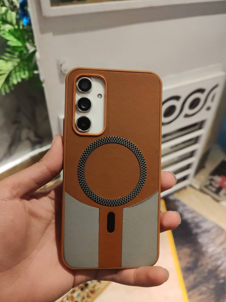 سلام عليكم 
 سامسونج A54 5G مكفول من كلشي 
ذاكره 128 رام12 بوبجي 60فريم سلاسه فول شاشه 120هيرتز ما داخل صيانه جهاز فقط بي فطر بل الكلاسه 
ما مبين شعرايه بدون غراض سعر 180
عنوان بغداد بلديات للاستفسار***********
