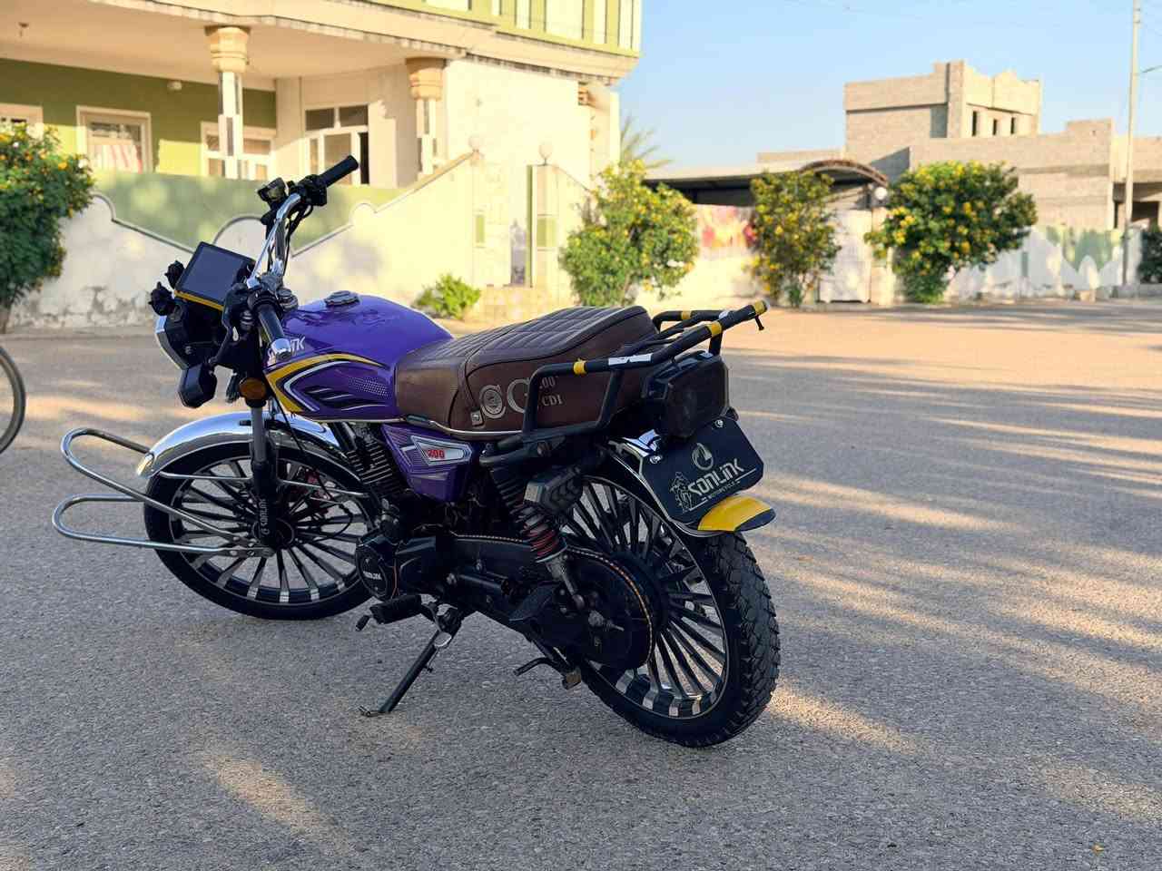 السلام عليكم دراجه سيفان للبيع موديل 24 شكل 25 السعر 675 وبيه مجال قليل عنوان ديالى شهربان رقم ***********
