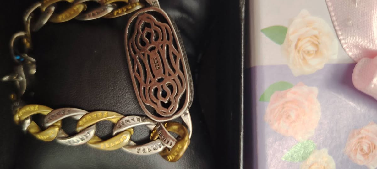 سوار رجالي 925 إسترليني بهذا الشکل وزن 30 غم


**إذا كنت صاحب هذا الإعلان وتريد حذفه لأي سبب، رجاءا أرسل رسالة إلى الدعم الفني**