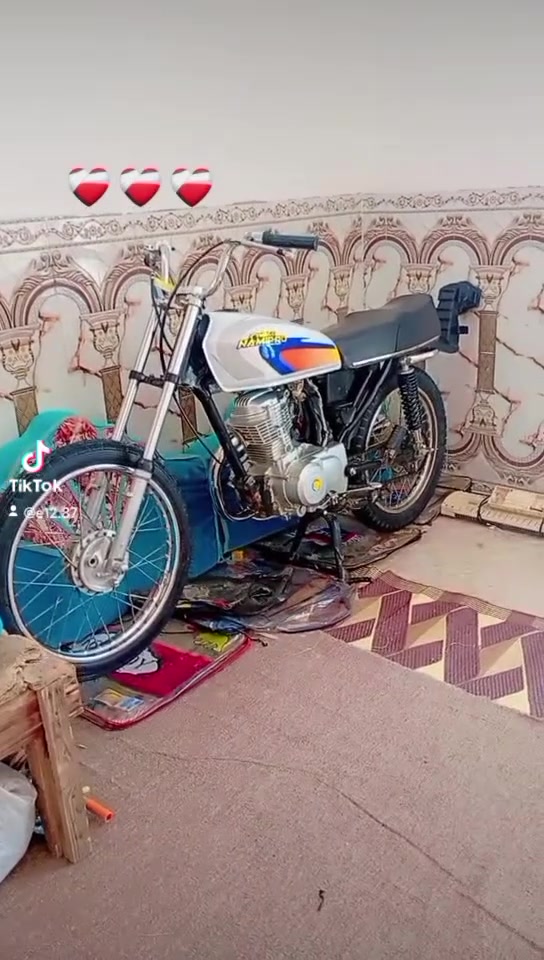السلام عليكم شباب من رخصات مدير الكروب دراجه نامه تعمير 25 كلك***********الشراي بخدمته
