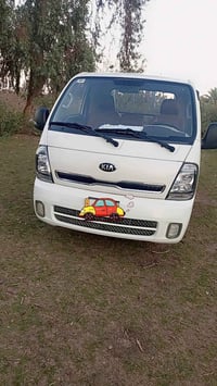 كيا حمل موديل 21 مكفوله رقم بغداد السعر 140 وبيها مجال للتواصل   07832...