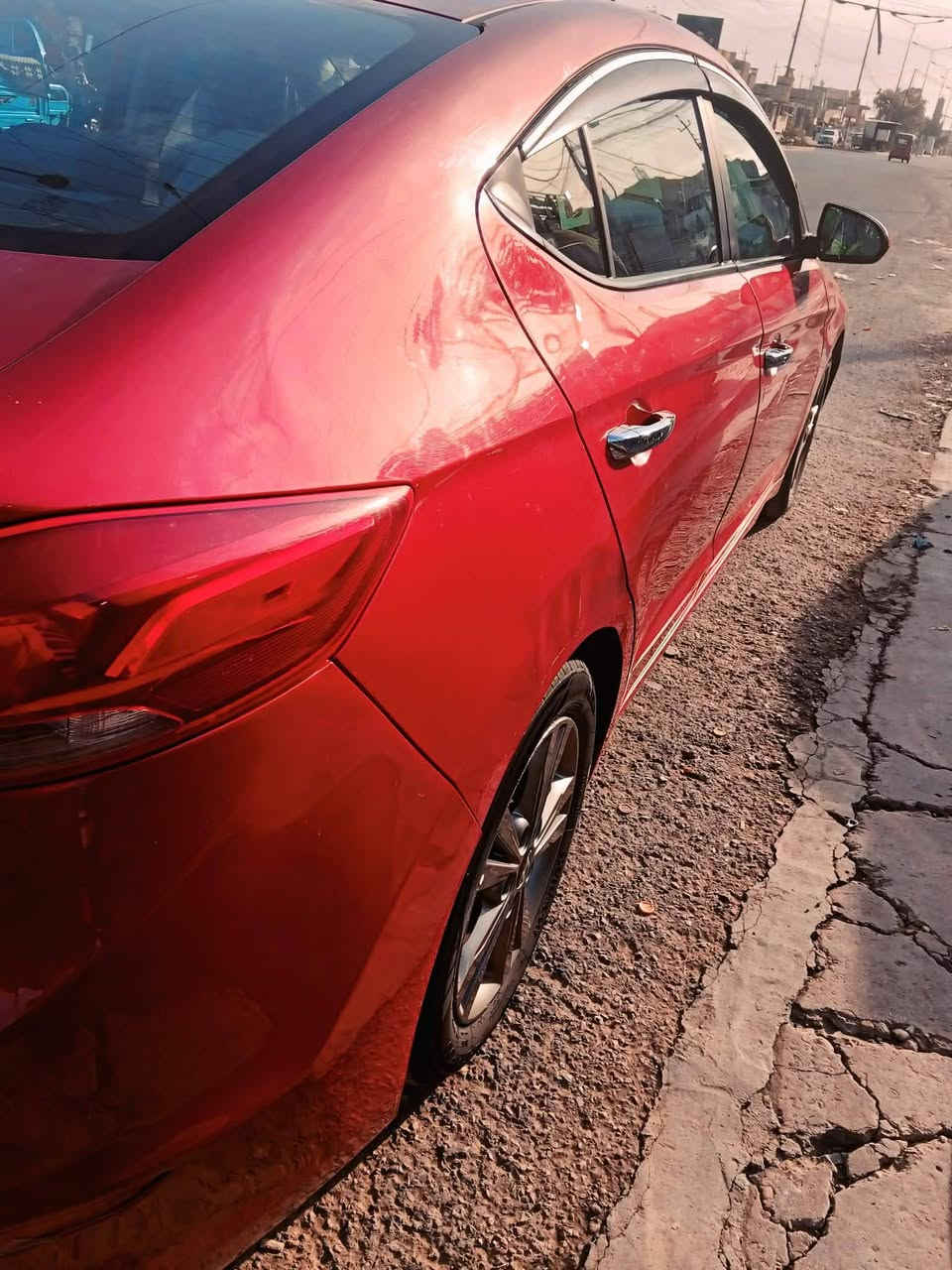 السلام عليكم النترا موديل 2018 وارد امريمكي  السيارة فول نضافه  المحرك 1600الرقم انكليزي باسمي ثاني يوم تحويل ماشي 100الف  السعر خاصص الشراي يتصل ع رقم ***********
