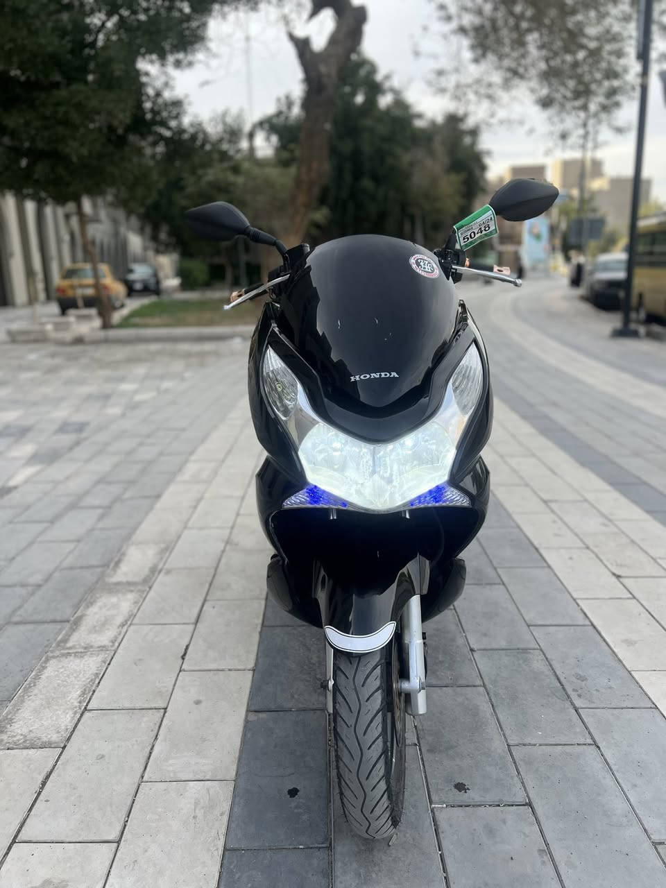 السلام عليكم للبيع دراجه pcxجيل الاول  دراجة جديده ماخذها رمبه الدراجه وأعلى ايدي حجم مكينه 150ياباني الاصلي دراجه جديده مال جناي وعلئ ايدي لون  اسود  
ياباني دراجه كامله أستان كهربائي  حساس ازدحام  Aدراجه جديده الدراجه مكينه لوك شلعه معدل خير من اللّٰه دراجه تكول جديده بمعنئ الكلمه واحلا من الصور مال جناي  دراجة مكفوله اي نقص مابيه السعر 1350
وبيها مجال بسيط  مكان بغداد 
اي استفسار ***********
