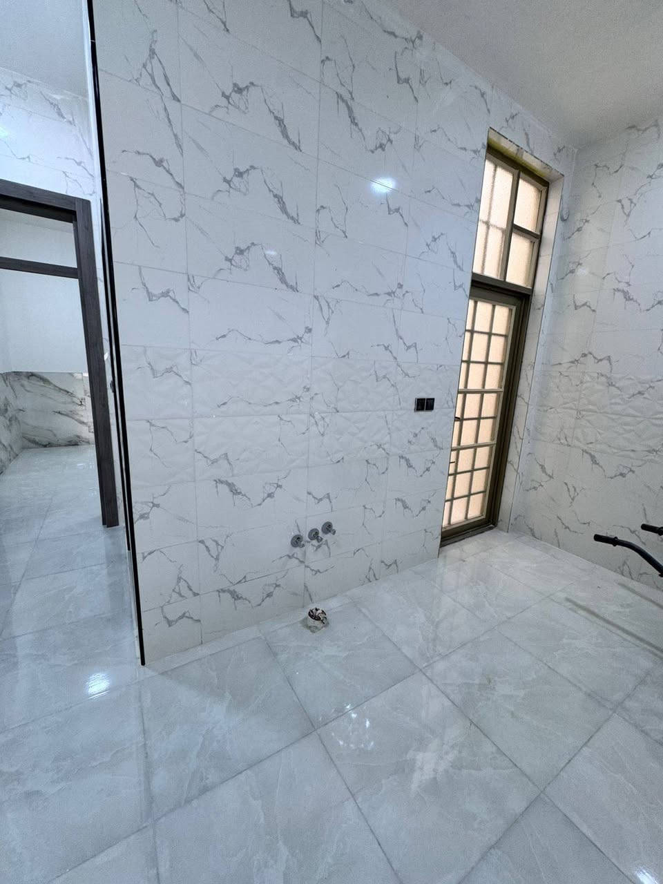 متوفر بيت مساحه ١٠٠ متر في حي العسكري قطاع 16 بسعر مناسب البيت من فترة كمل موقعة حلوو
متوفر بيت للبيع في حي العسكري قطاع ١٥  من ايام كمل طابقين

متوفر بيت للبيع في العسكري قطاع ١٧ من فترة كمل

ملاحظة يوجود تصوير فيديو ادزة خاص للشراي لجميع العروض

متوفر بيت للبيع مساحة ١١٠ متر حي العسكري يباع مبادره البيت جديد 

متوفر مشتمل للايجار قرب أسواق جكليته
*********** للاستفسار
