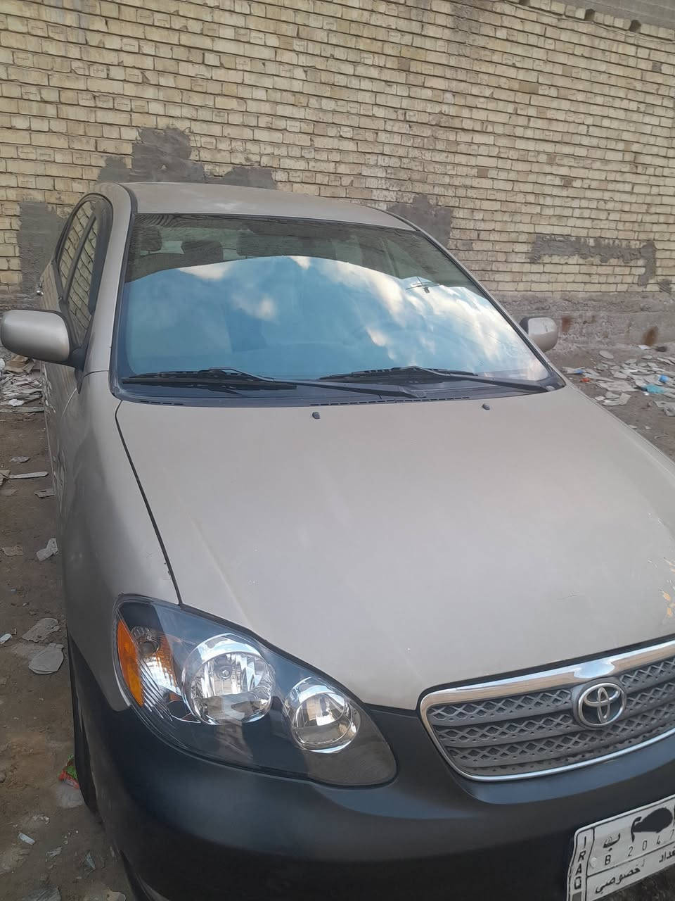 كورلا ٢٠٠٧
وارد امريكي حادثها باب الصدر ومبدل صبغ حزام 
سياره علفحص سنويه منتهيه شرط التحويل
٨٥ ورقه موبايل ***********
