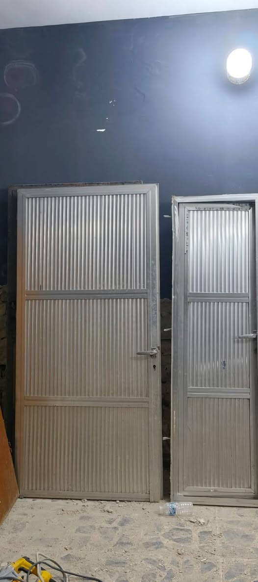 قيم بماا يرضي الله واخذ مكاني بلديات حي الضباط شارع المرمر والكاشي بيبان المنيوم كاملات مثل ما موضحات كبالكم بالصورة قياساتهم الطول تقريبآ مترة و٤٠ هيج شي واحد ضيك والثاني لا باب طبيعي ان شاءالله فتهمتو لان ماعرف قياساتهم


**إذا كنت صاحب هذا الإعلان وتريد حذفه لأي سبب، رجاءا أرسل رسالة إلى الدعم الفني**