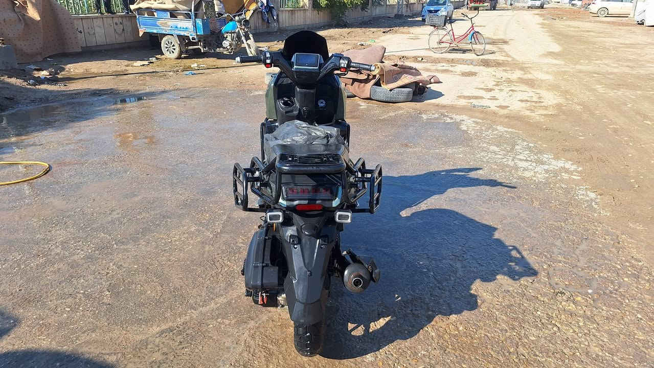 السلام عليكم ورحمة الله 
اباتشي 2025 الشكل الجديد اخر اصدار
مكينة 170 ما مفتوحة 
استعمال شهرين بس الدراجة على وضع الشركة 
دبل بصمه ودبل سويج تشغيل عن بعد ومانع سرقه
مابيها اي نقص ابد..... لايت وأشاير وبگ لايت كلها LED وبيها بومة بلادي ابيض واصفر
دبلات اثنين امامي واثنين خلفي 
تانكي 7لتر 
مكينة كلش ناعمة وتشغيل نگرة سلف 
درع جانبي حديد 
نضام جبلي أعلى من الدراجات الاوتوماتيك
العنوان قضاء الشامية 
*********** للاستفسار
