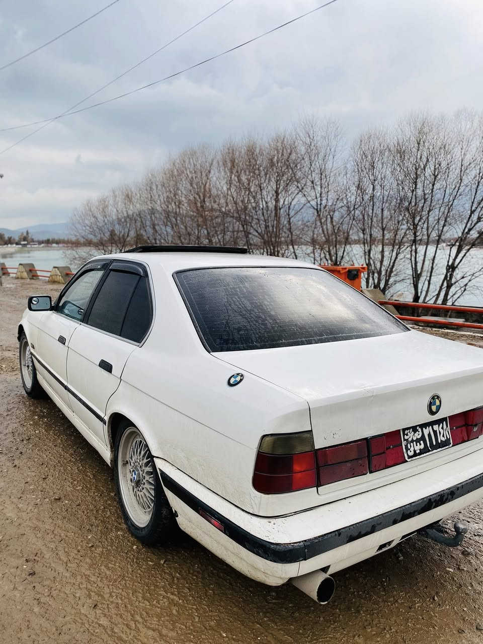 بۆ فرۆشتن
‏BMW 520 گێڕ حادی
مۆدیل 92
سلاد دووجام کارەبا
تەبریت ساردو گەرم بەشەرت
بێدەحمو لێدراو
بێ بۆیاخ
ئارم ئەوەلیات بەشەرت
گێڕو مەکینە بەشەرت
هیچ نوقسانیەکی نییە 
تەنانەت گڵۆپێکی بچوکیشی نەقس نییە
شوێن ڕانیە 
سحری 40 گەڵا یەک تۆز مەجال


**إذا كنت صاحب هذا الإعلان وتريد حذفه لأي سبب، رجاءا أرسل رسالة إلى الدعم الفني**