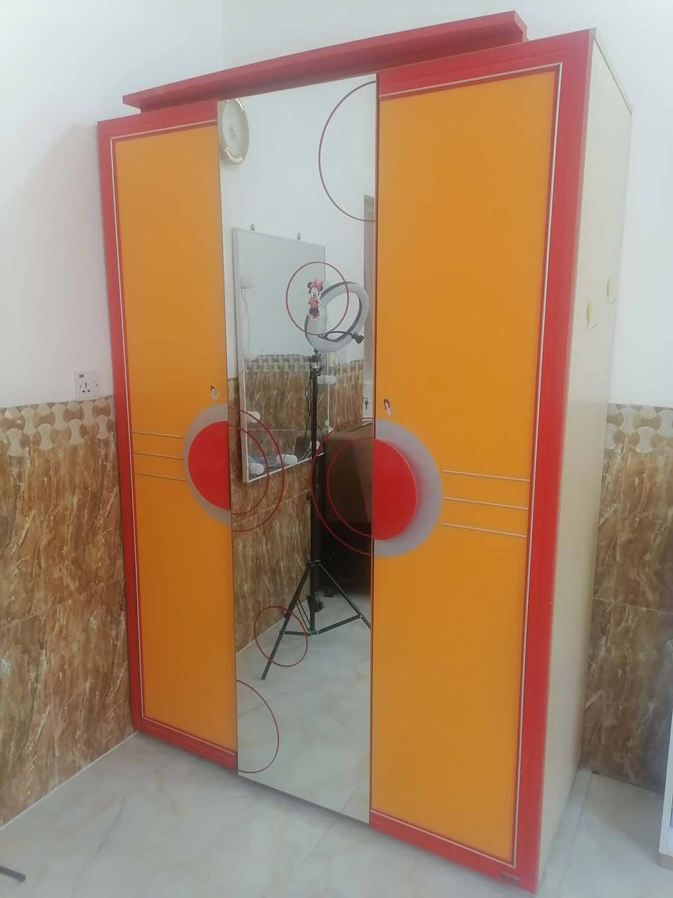 غرفه بناتي للبيع 300الف تواصل واستفسار ***********
