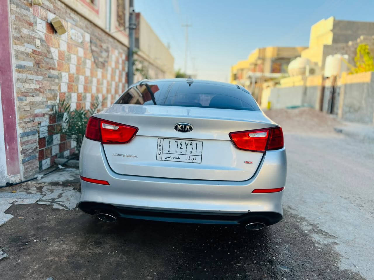 السلام عليكم..
اوبتما  وارد امريكي.. 
أوبتيما   2015
محرك    2400 GDI
محرك اكثر من ممتاز 
نظافه جيده جدا
السياره مكفوله من ناحيه الشرعيات والصبغ وكل النواحي
مري كهرباء شفط
نظامين قياده عادي وايكو
تبريد ثلج خير من الله
حداديه امامي وخلفي ممتازه
تحكمات كاملة
كاميرا خلفيه 
شاشة كبيرة بالدشبول
مرايا جانبية Auto
رقم ذي قار باسمي 
السنويه تنتهي 2027
حادثها بسيط جاملغ امامي بصفحه السايق وراح اضيف صورة السياره وهي بمزاد أمريكيا 
السعر 120 وبيه مجال بسيط
المكان البصره 
للاستفسار الاتصال/ 
*********** بي واتساب
