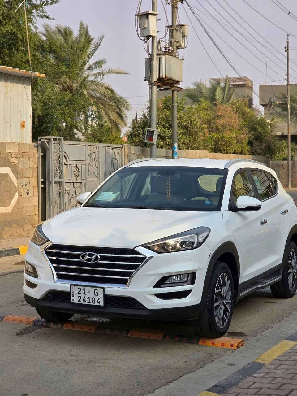 السلام عليكم 
توسان 2020 خليجي السياره بسمي 
فول مواصفات عدا الفتحه 
السعر 185$ وبيها مجال قليل
العنوان . قرب بسمايه
للتواصل *********** بيه ضربه بل جنطه و تصلحت  للستفسار اكثر عل رقم اتصل
