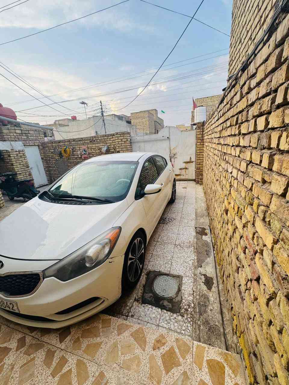 السلام عليكم كيه فورتي ٢٠١٦ سياره نضيفه معنه الكلمه وارد امريكي ليبل واحد بدون تبديل سياره مكينه جديده حداديه فول تخم تاير جديد  رقم جديد مصفره الشراي يتصل او خاص  ***********
