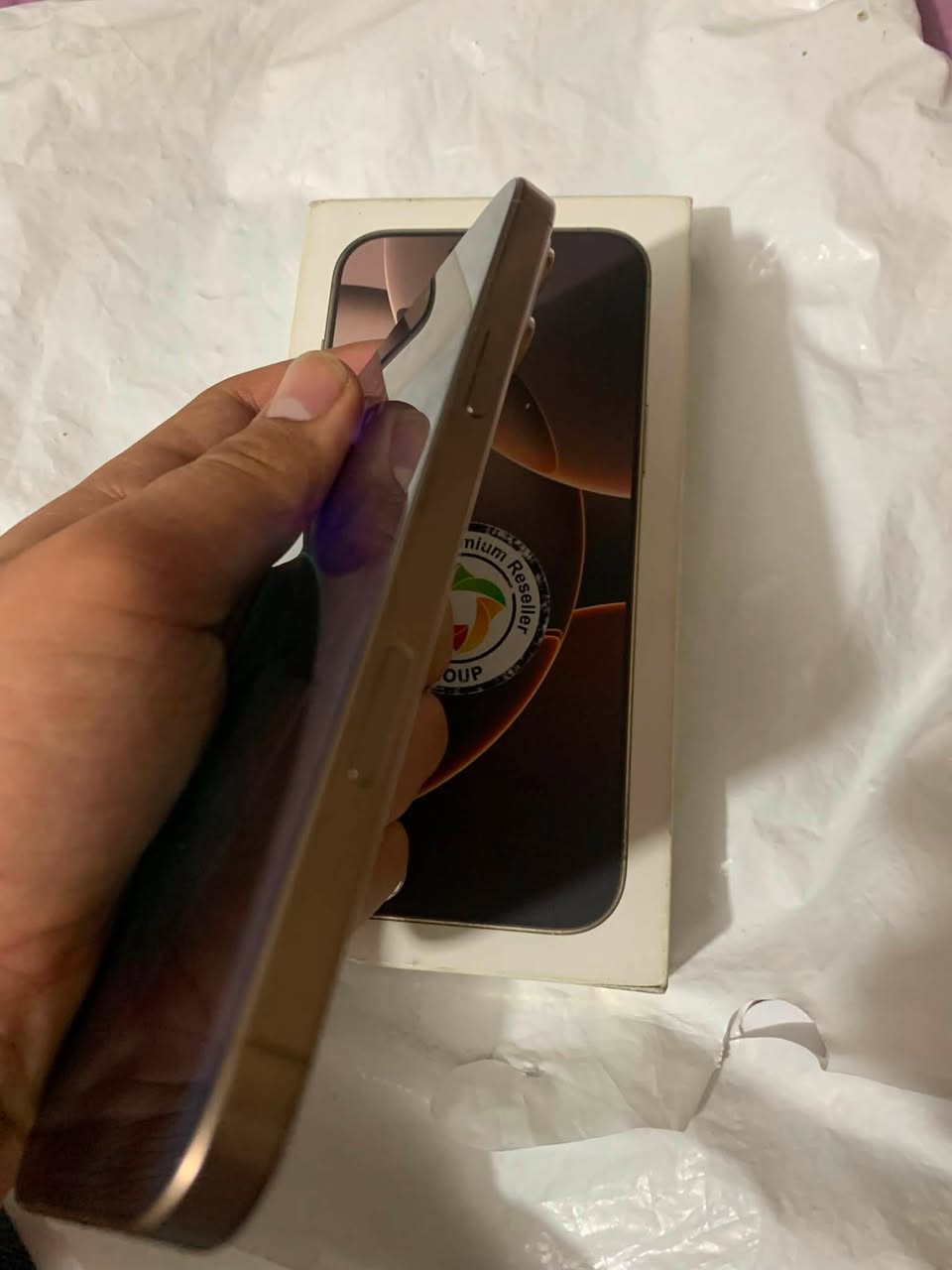 ايفون ١٦ برو ماكس
ذاكرة ٢٥٦
بطاريه٩٧
نموذج m
ملحقات كارتونه فقط 
ماستر شرق اوصط 
السعر ١٤٥٠وبي مجال 
واتساب ***********
