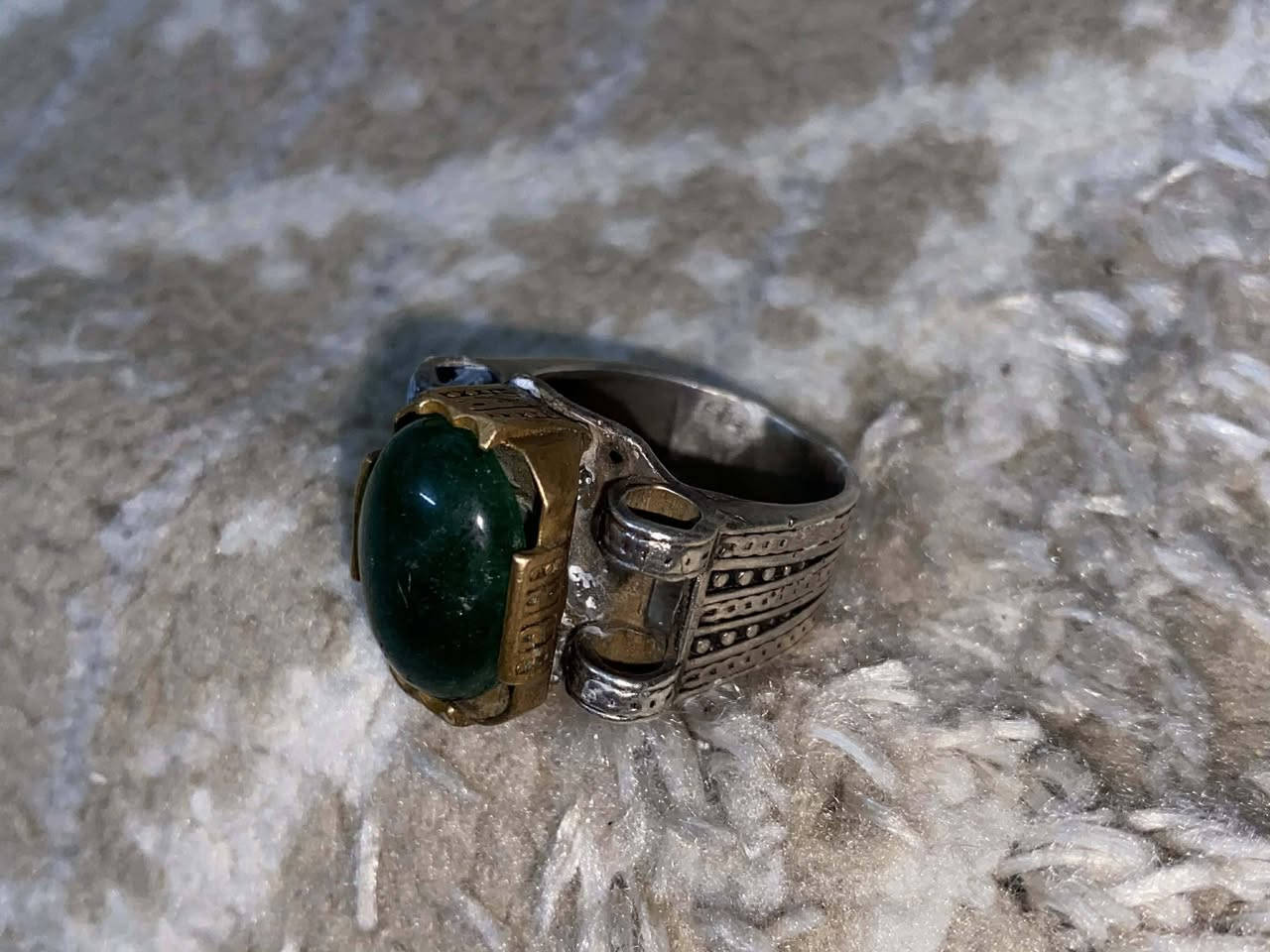 خاتم عقيق أخضر طبيعي ذمه صياغه ثقيلة قديم فضه925 تاج نحاس قياس20.21
65قفل


**إذا كنت صاحب هذا الإعلان وتريد حذفه لأي سبب، رجاءا أرسل رسالة إلى الدعم الفني**