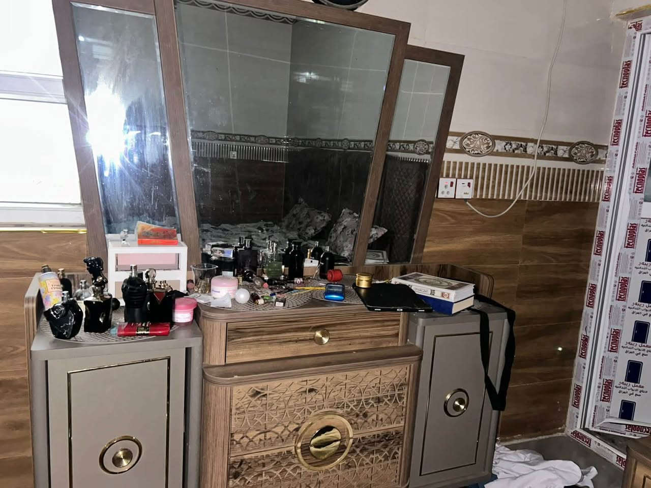 غرفة تركي
ماخذيها من هوم سنتر ب3ملايين ونص للبيع بمليون وربع وبيها مجال للجادين مكانها كربلاء حي البلدية 
غير متواجدين ع الفيس 
الاتصال +964 781 193 9459

+964 780 092 2784


**إذا كنت صاحب هذا الإعلان وتريد حذفه لأي سبب، رجاءا أرسل رسالة إلى الدعم الفني**