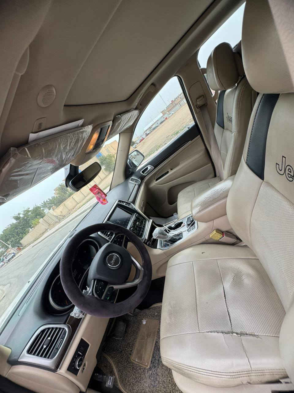 سلام عليكم سياره نوع جيب لاريدو لمتت خليجي  فول مواصفات واحد عله واحد بنرامه بصمه شاشه كامره حساسات امامي خلفي تحكم ستيرن جهتين خمسه ويل كب شاير مري مري شفط كشنات كهرباي جلد تدفاه تبريد كشنات ستيرن هيتر كهرباي تبريد قطعتين مانع نزلاق مثبت سرعه قياده ذاتيه تحديد مسار بصمه ابواب جنطه كهرباي منضومه كشاف زنون سستم سماعات دمام صوت مكينه حجم 6ستندر كفاله كير مكينه حداديه تخم تاير تبريد كفاله من ضربه او تبدي بيه قطعتين صبغ جماليه العنوان كربلاء السعر 228بيه مجال رقم الهاتف ***********تصال تحويل وكاله مباشر سنويه جديده
