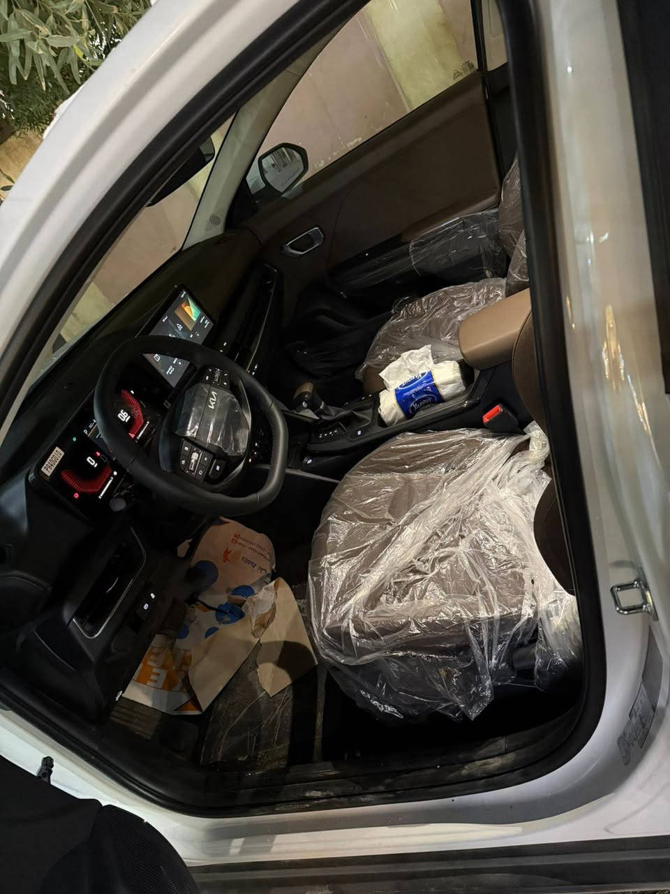 كي4 للبيع موديل ٢٠٢٥ ماشيه ٢١ الف مكفوله عام مغلفه ppf كامل داخل وخارج رقم بغداد تحويل مباشر محرك ٢٠٠٠ فول موصفات عدا البنو رامه  للاستفسار الاتصال ***********
