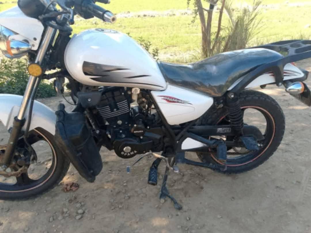 السلام عليكم ورحمة الله وبركاته .دراجه اوباما اخر موديل 2020 نضافه فول كلشي شغال اوراق اصوليه مكينه 150 ما مفتوح لو برغي لا تبخير ولا تنقيص اضافه صندوق خلفي مميز نكرر كلشي شغال دراجه انضف واجمل من التصوير. بابل .الحمزه الغربي. الخميسيه .السعر 950 والشراي بيه مجال بسيط رقم الهاتف ***********
