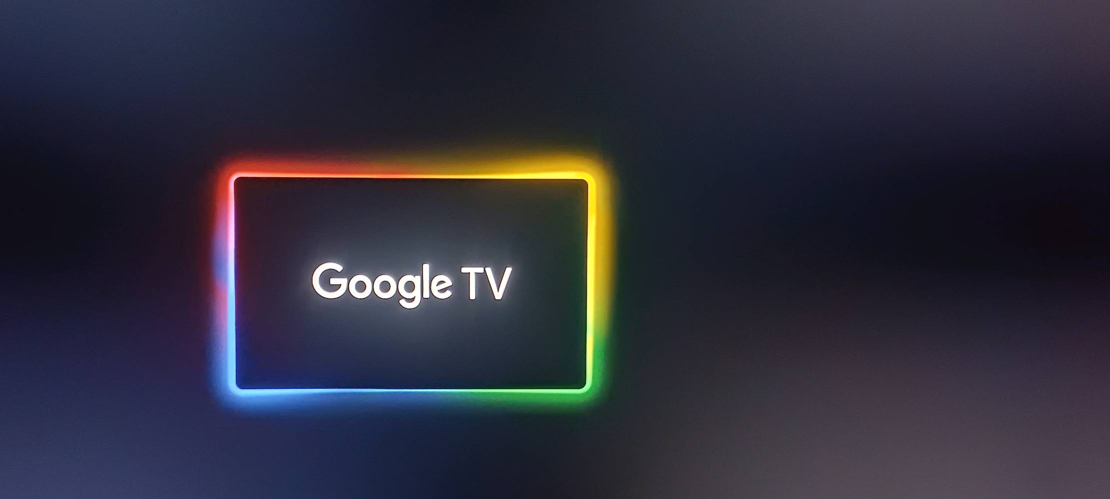 السلام عليكم شاشة للبيع. شاشة راقية نظام كوكل تيفي يعني ماتتوقف للأبد شاشة ناطقة تحكم بالأوامر الصوتية حجم 50 شركة كينوود.. بدون أطار فريملس  وسماعات دولبي فجن صوت نقي ومضخم خرافي بيها سريعة جدآ وسلسلة معالج قوي كأنما تتحكن بموبايل.. شاشة 4K 2160p حقيقي... ودخل بيها شوي غبار بالغلط ما مأثر ولو بنسبة 1بالمية مايبين الا تشغل صورة بيضاء مثل ما موضح بالصورة شاشة ماداخلة تصليح نهائيآ جديدة.... السعر 350الف وبيها مجال..+ اني ماخذها ب 450 قبل فترة   كارتونتها موجوده وملحقاتها عنواني بغداد /الشعب