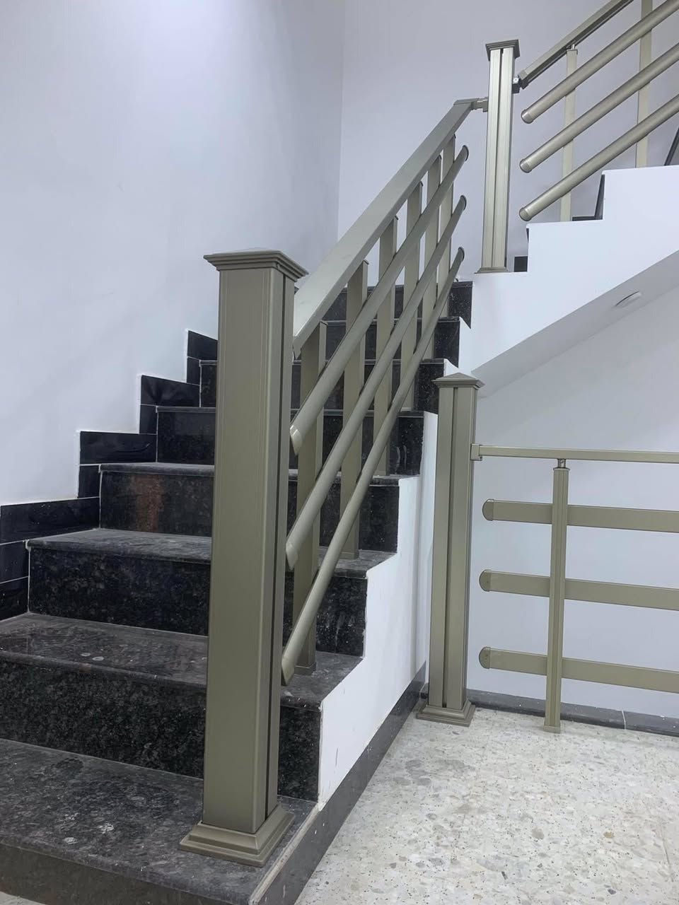 احدى اعمالنا في بيت احد متابعيننا الاعزاء 
محجر تركي درحهً اولى 
كاونتر داخل المنيوم خارج HDF عالي جوده ضد رطوبه والخدش 
المنيوم تركي محشه بلخشب للقوه والمتانه 
الHDF الماني درجه اولى 
للاستفسار عن الاسعار مراسله الصفحه او الاتصال على رقم *********** 
او مراسله على واتس اب
